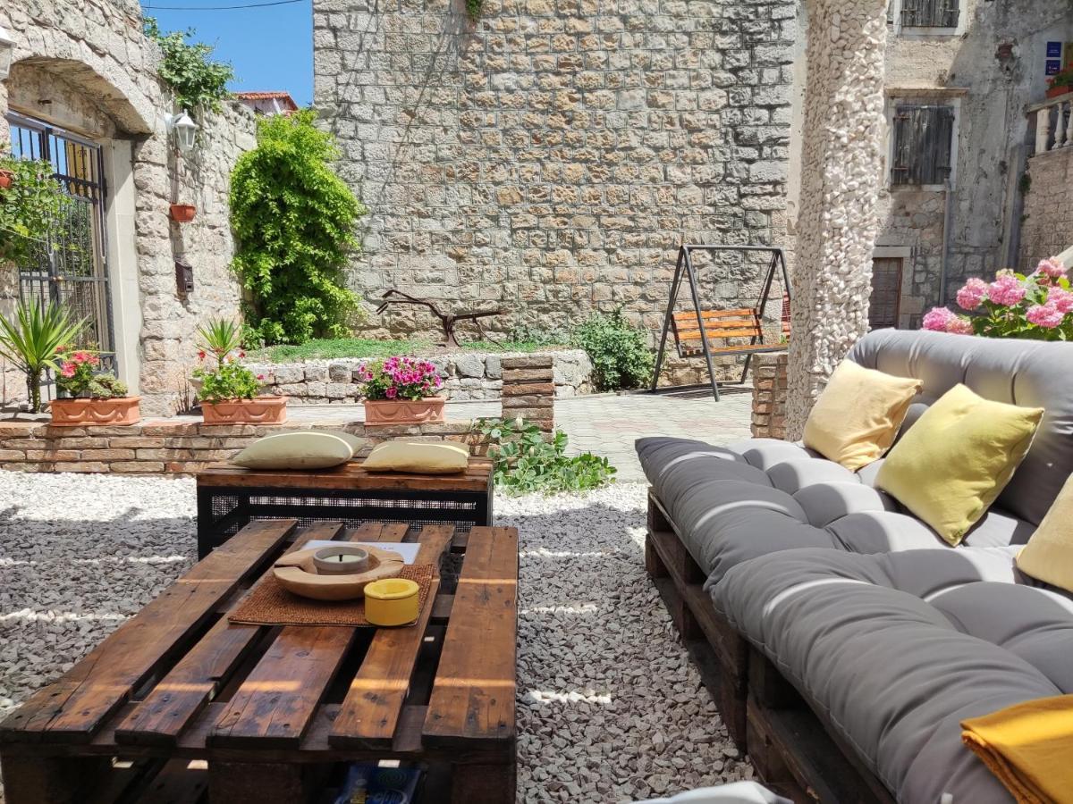 Guest House Exalto Trogir Exteriör bild