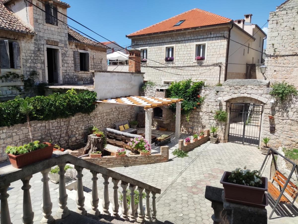 Guest House Exalto Trogir Exteriör bild